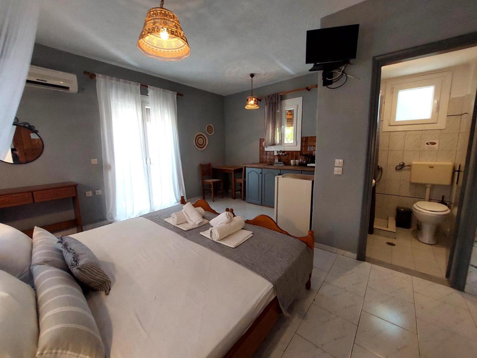 Georgia Apartments Stafylos Pokoj fotografie