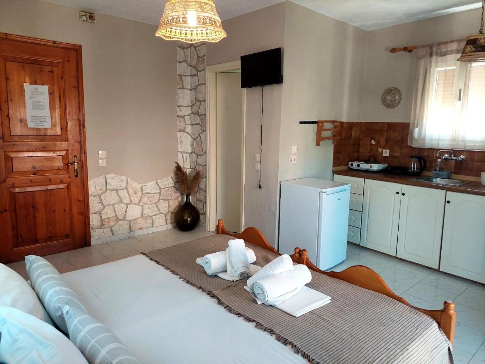 Georgia Apartments Stafylos Pokoj fotografie